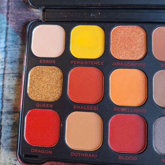 🔥 Revolution x Game of Thrones – Mother of Dragons Palette - Picture 2 of 5